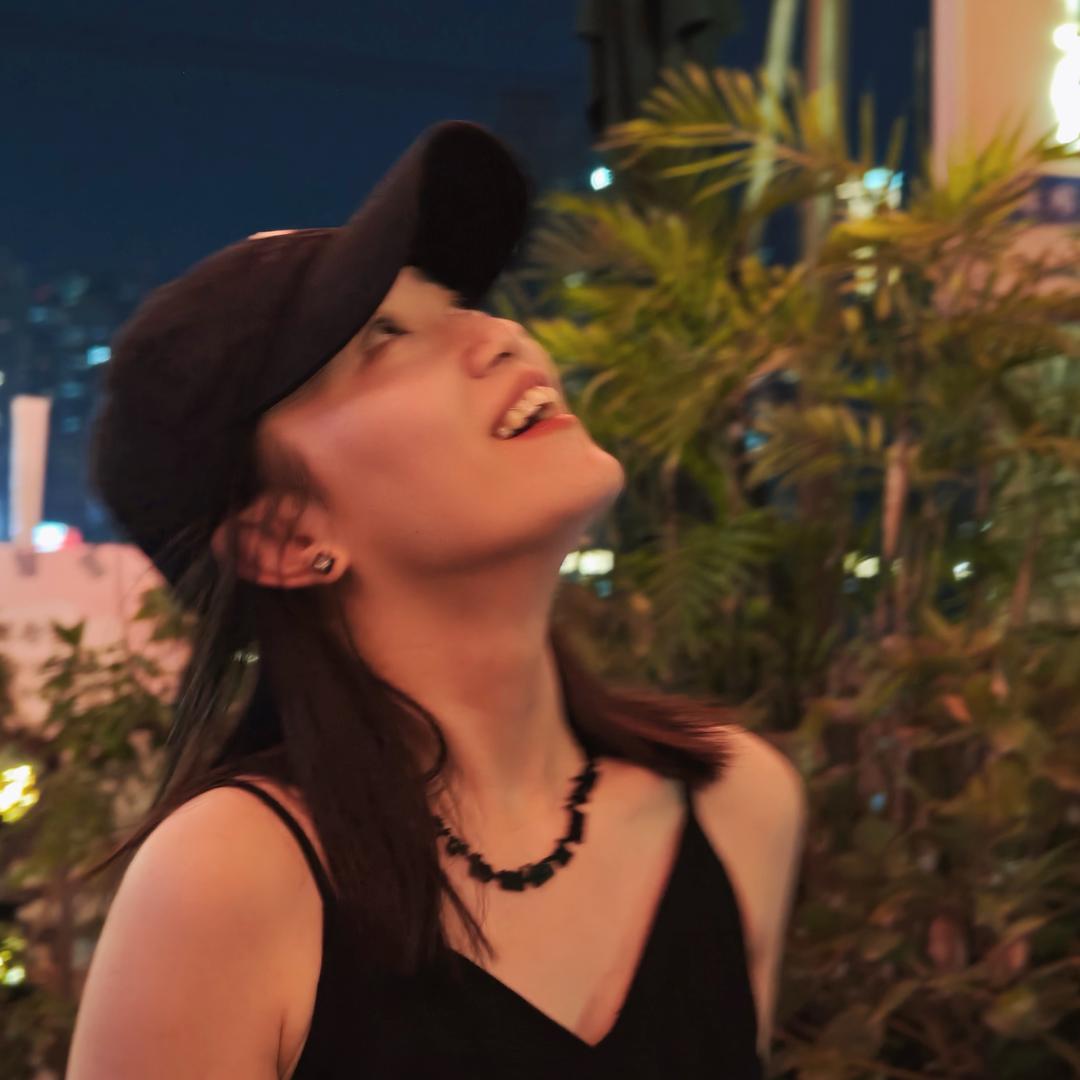 love（地勤小姐姐）