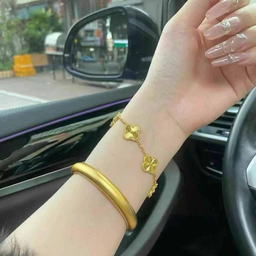 没有名字的女王👸