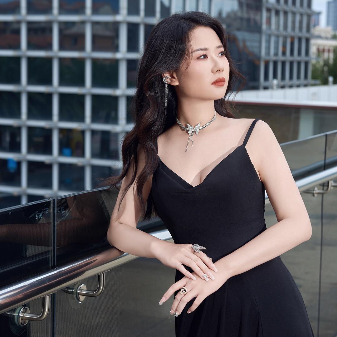 人间清醒小妮可