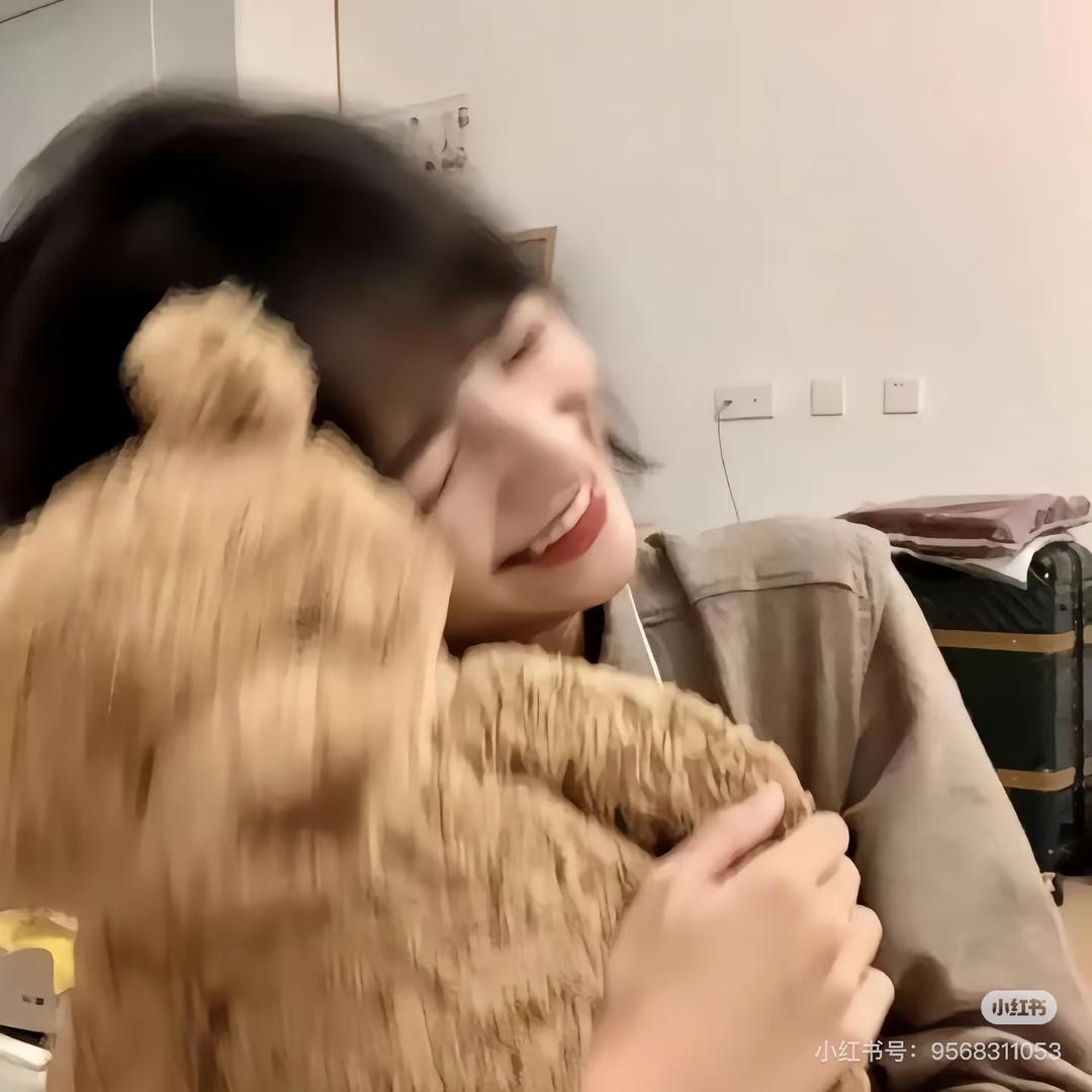 莓烦恼₍˄·͈༝·͈˄*₎◞ ̑̑