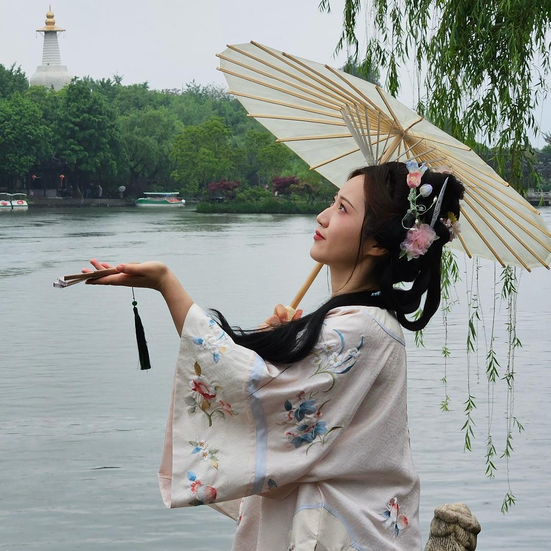我是阿芮吖