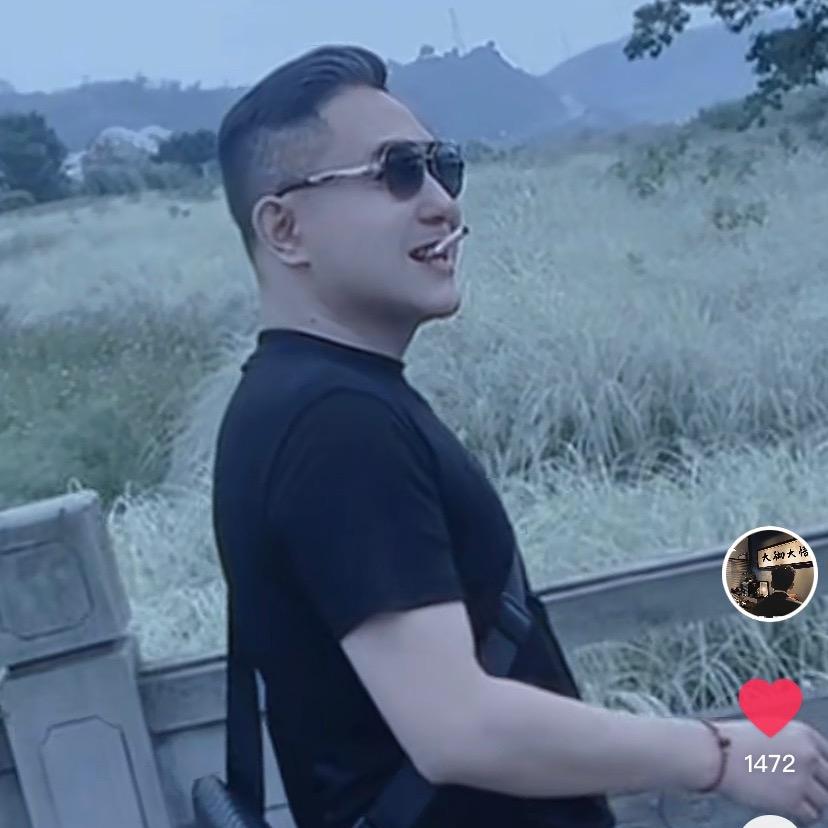 风中的尘埃