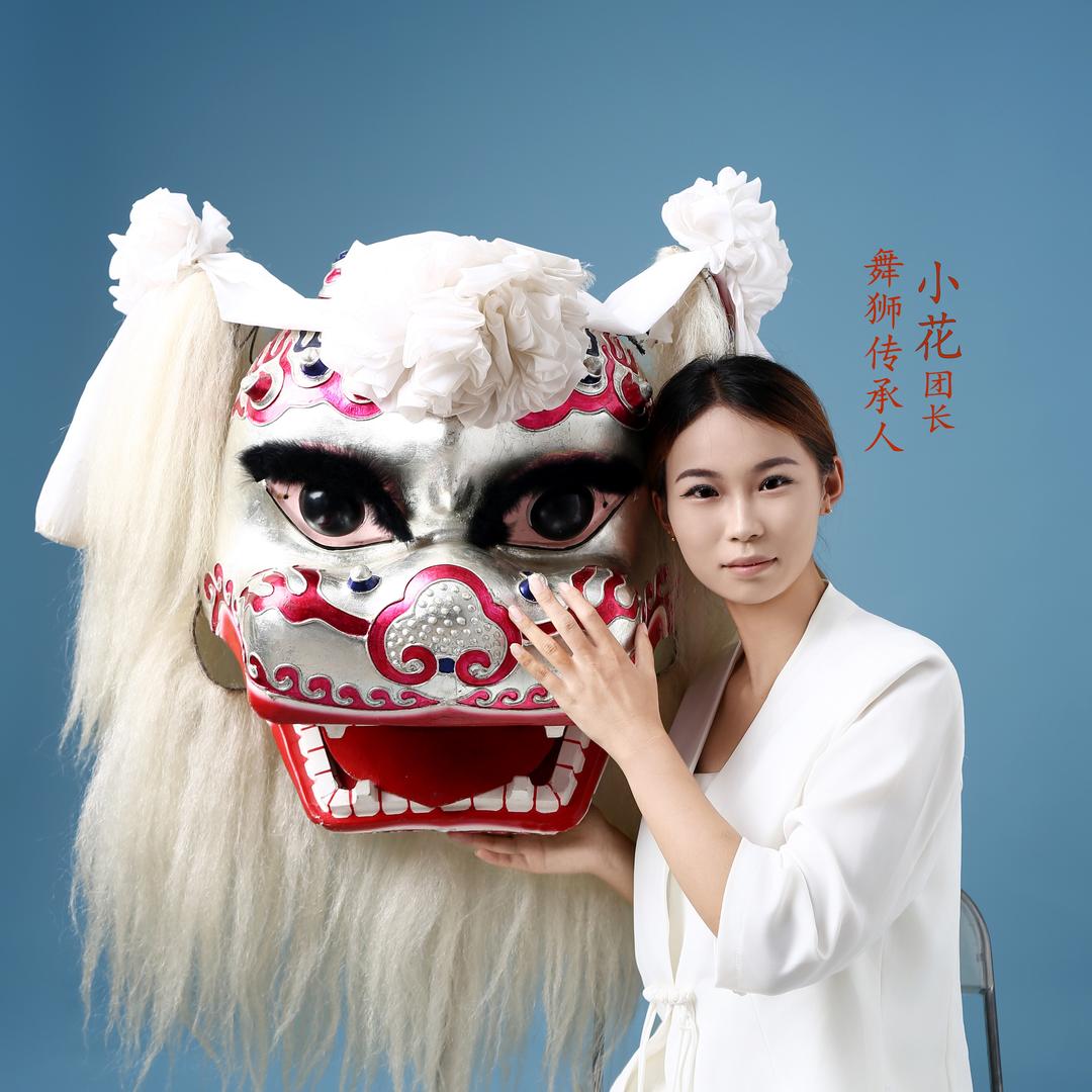 河南小花舞狮表演团  专业小白狮