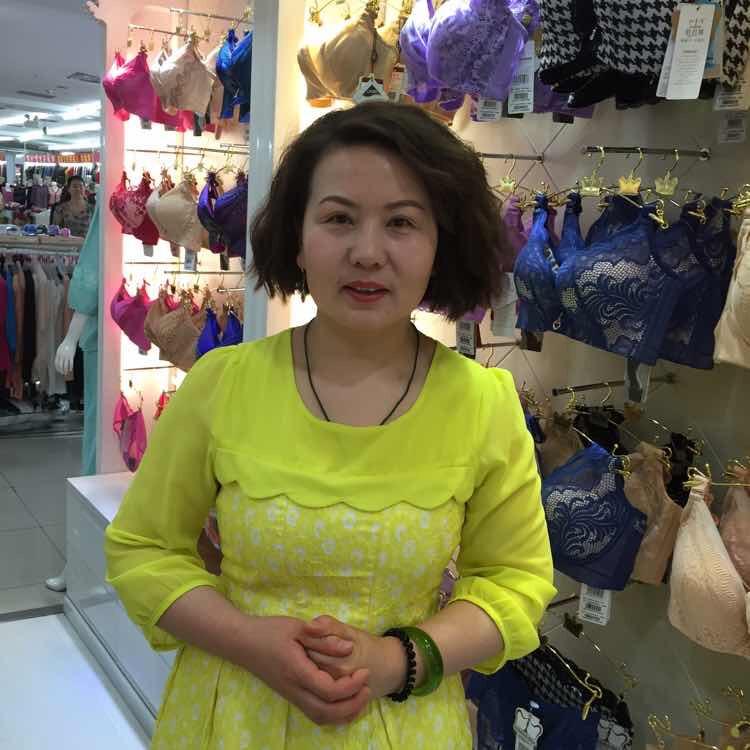 俏丹娜精品内衣