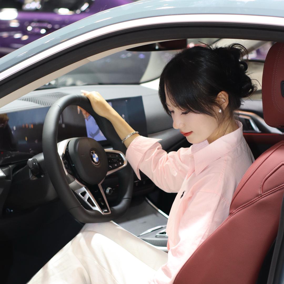 卖宝马的薇薇安