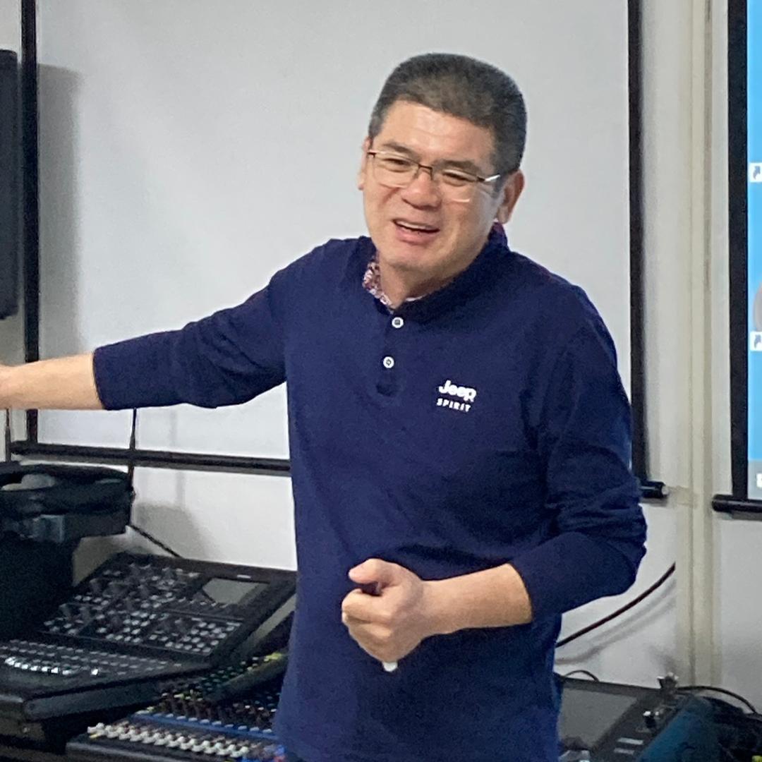 教音响课的陈老师