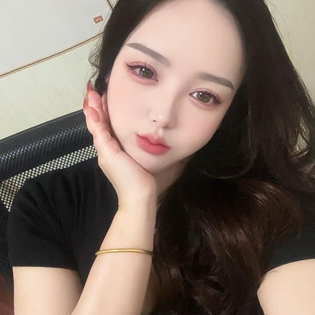 莹莹吖