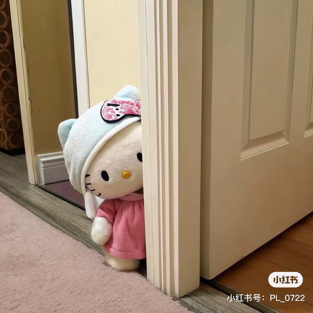 草莓甜欣