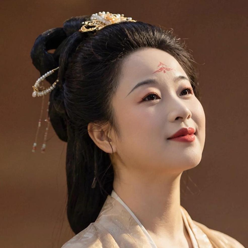 爱看剧的小叶子头像