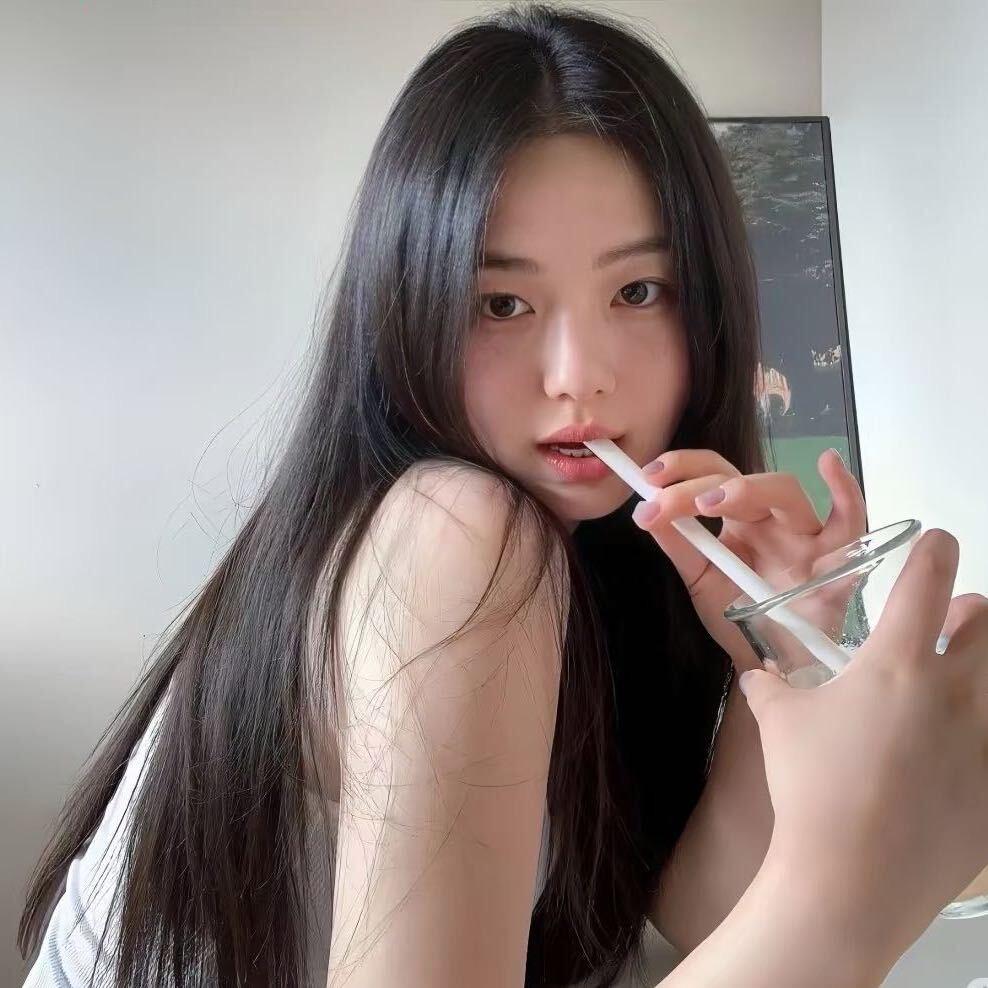 吴佩YUN.