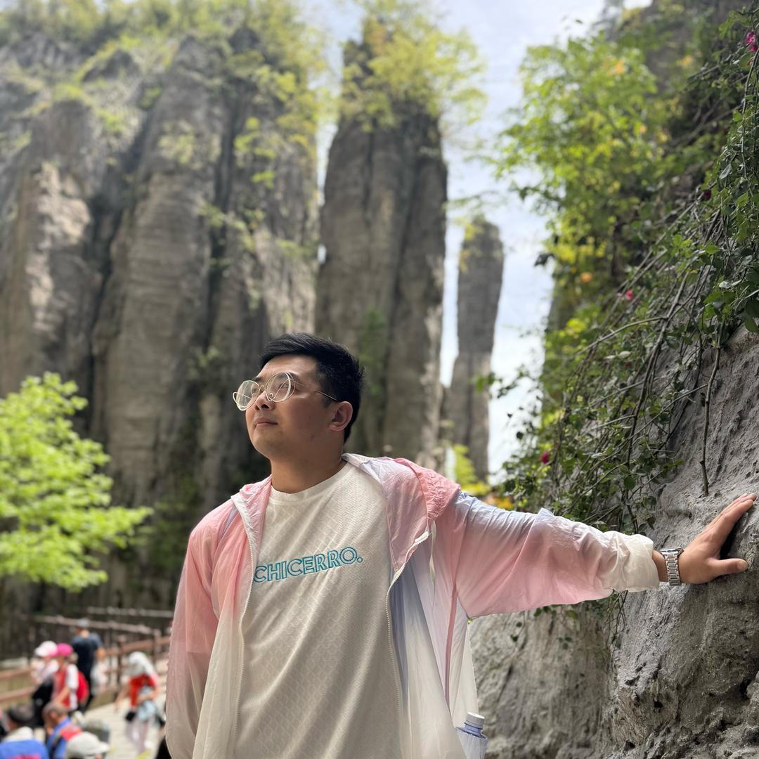 㣻罖
