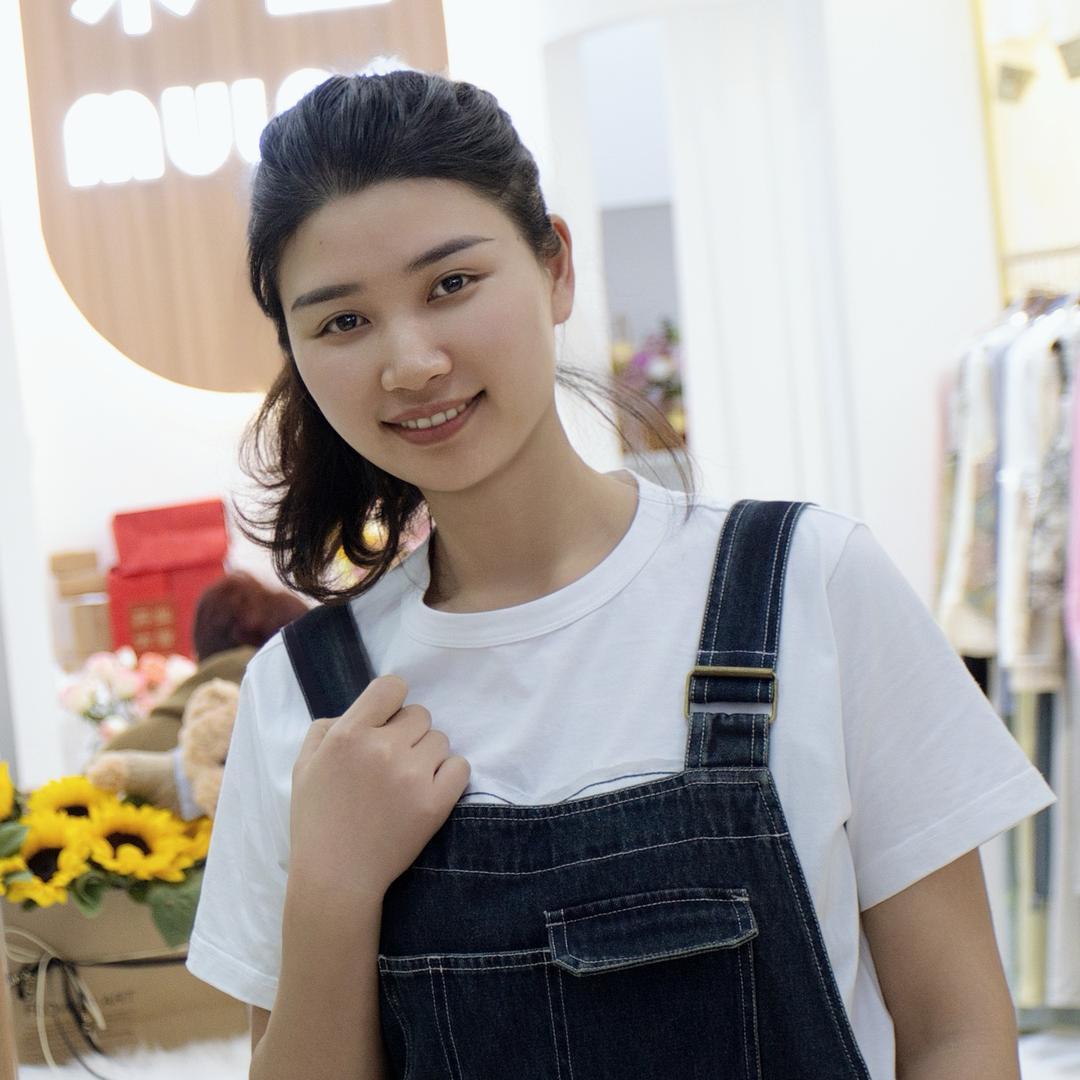 川芙蓉老板娘（芳芳）