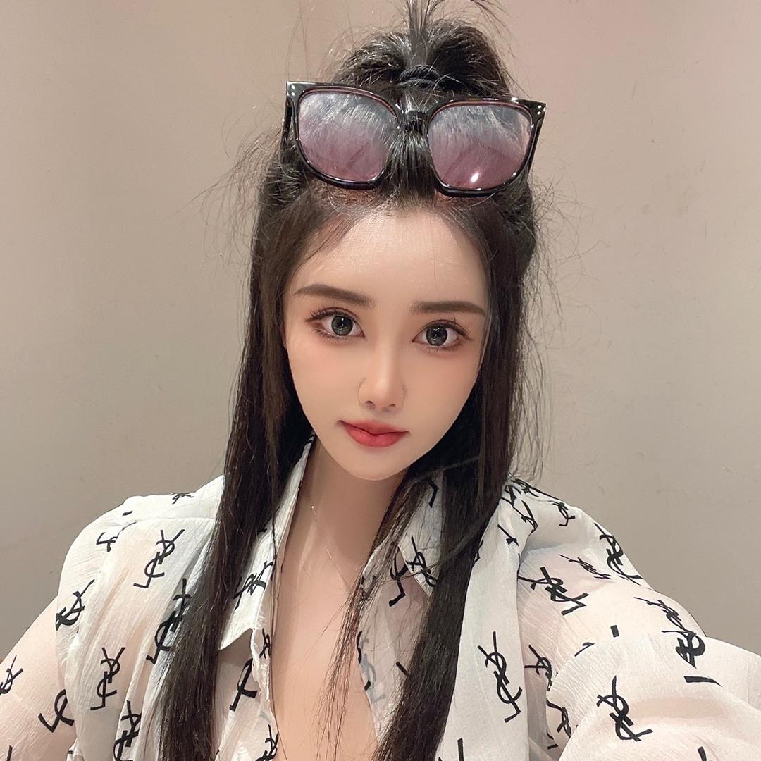 魏不饱女士
