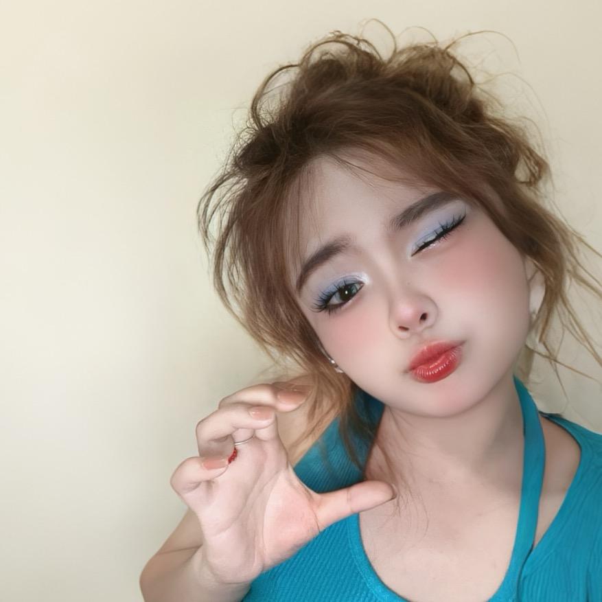 ，