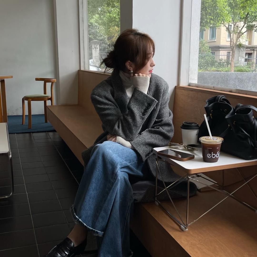 M。