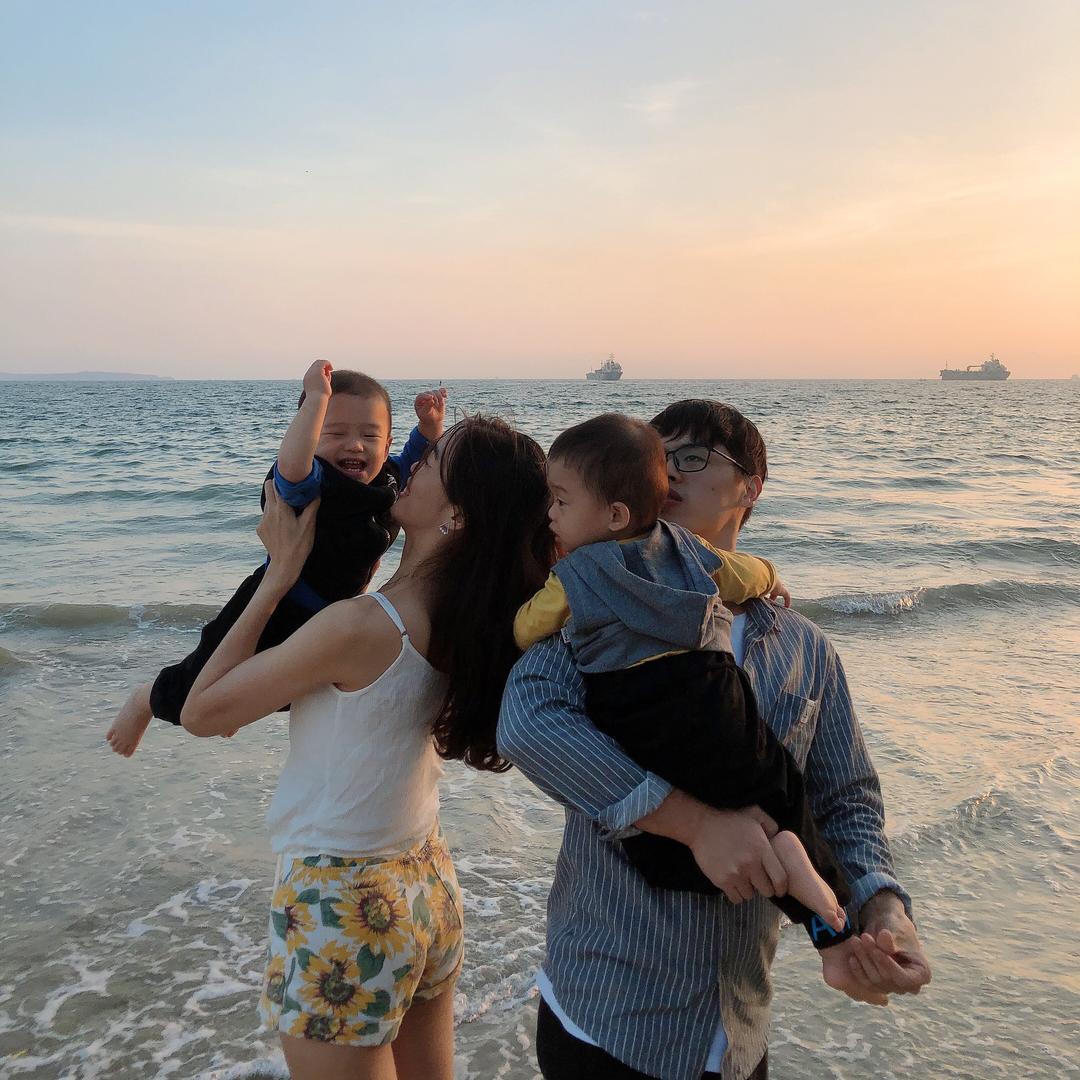 嘻哈是两只小猪崽呀🐷🐷