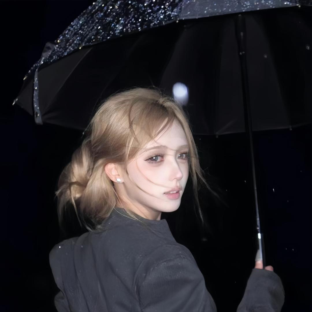腼腆小美