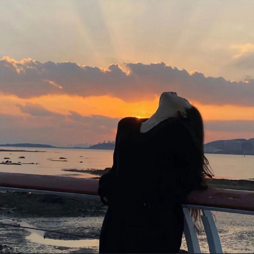 半口芝士小月亮🌙