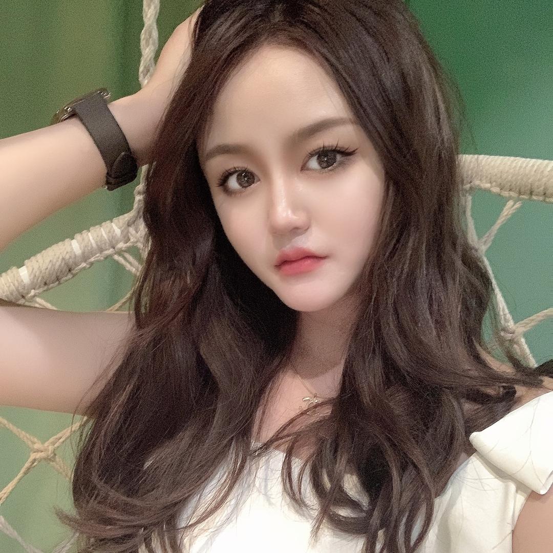 莹莹♡超甜