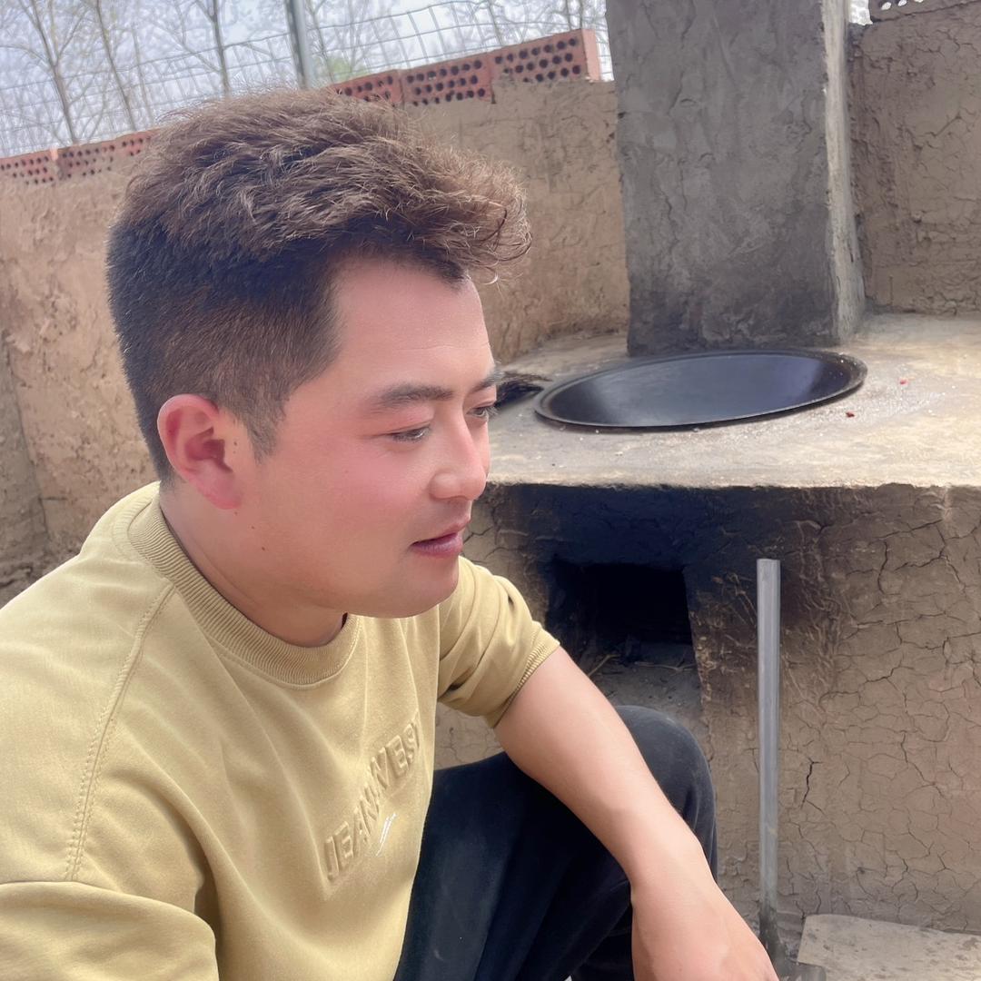 农人铁锅柱