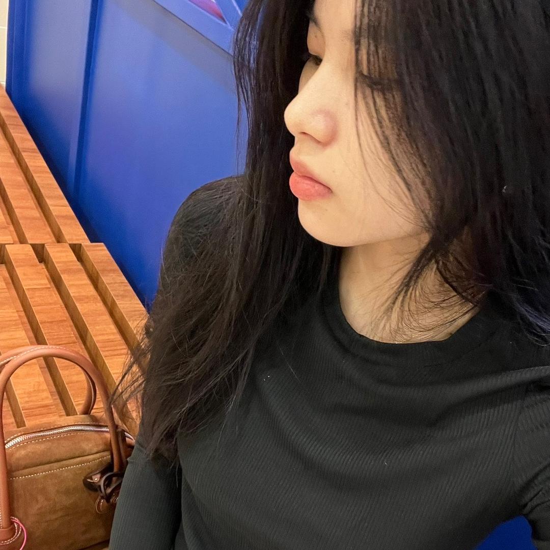 靠窗.