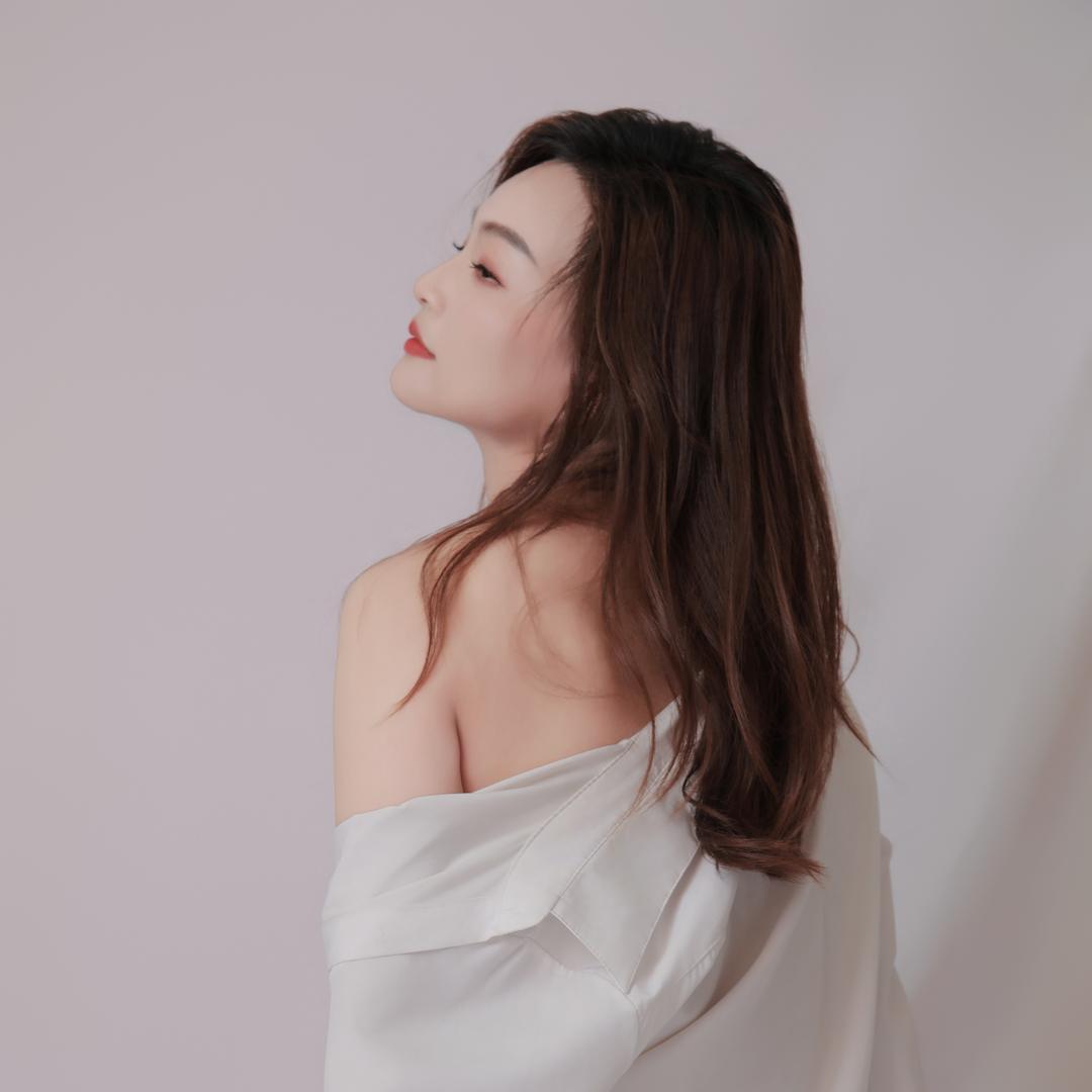 莉莉