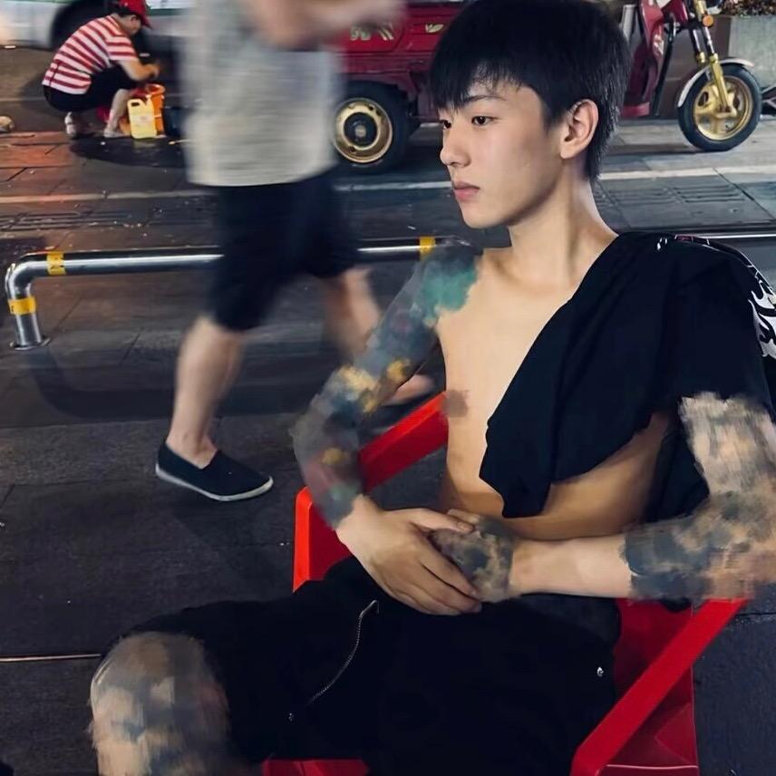 .-讲故事的狼-.