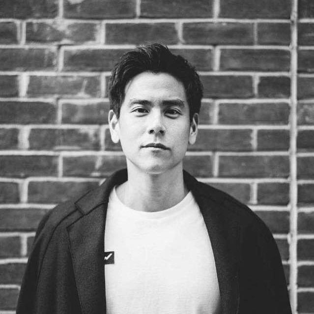 徐一淼.