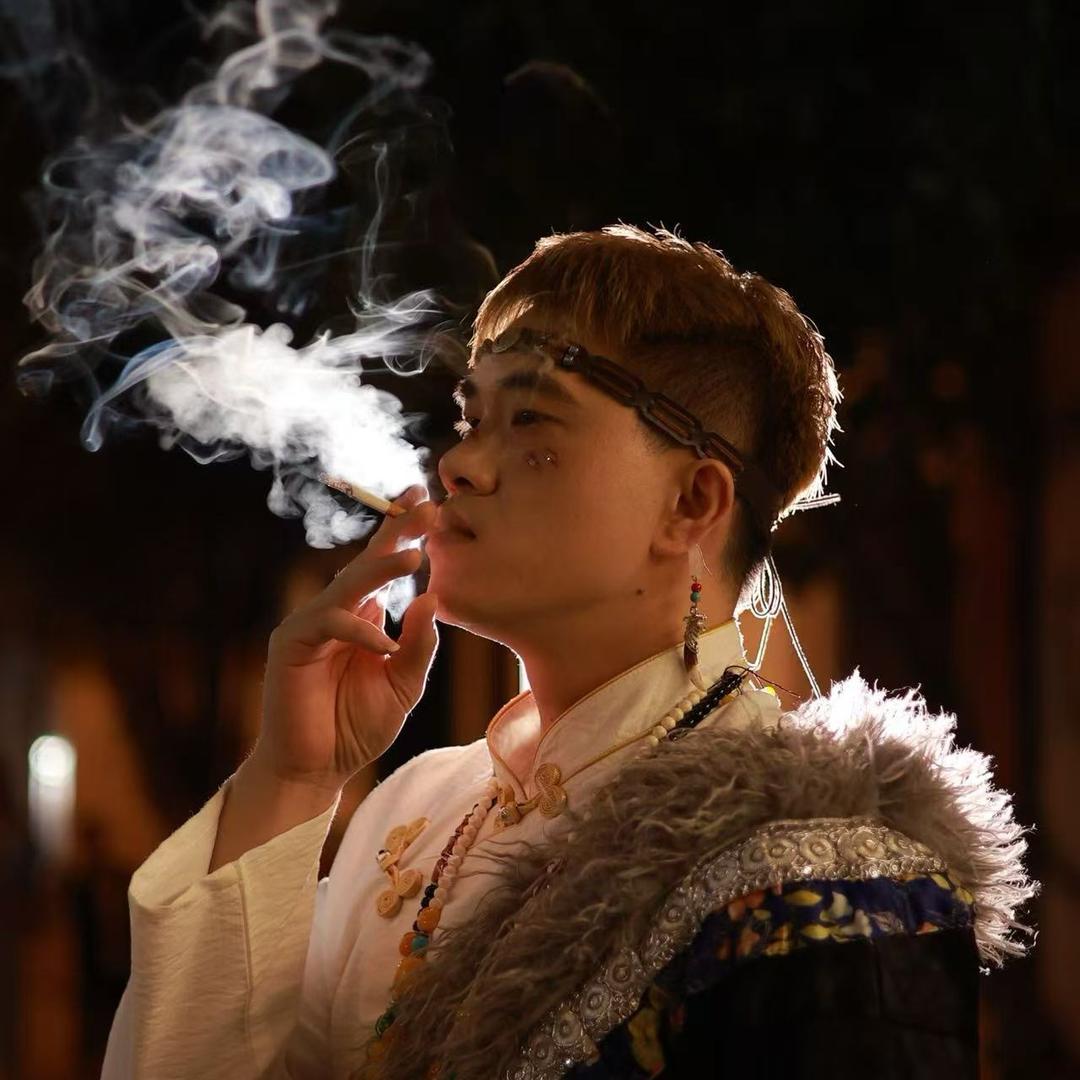东訪