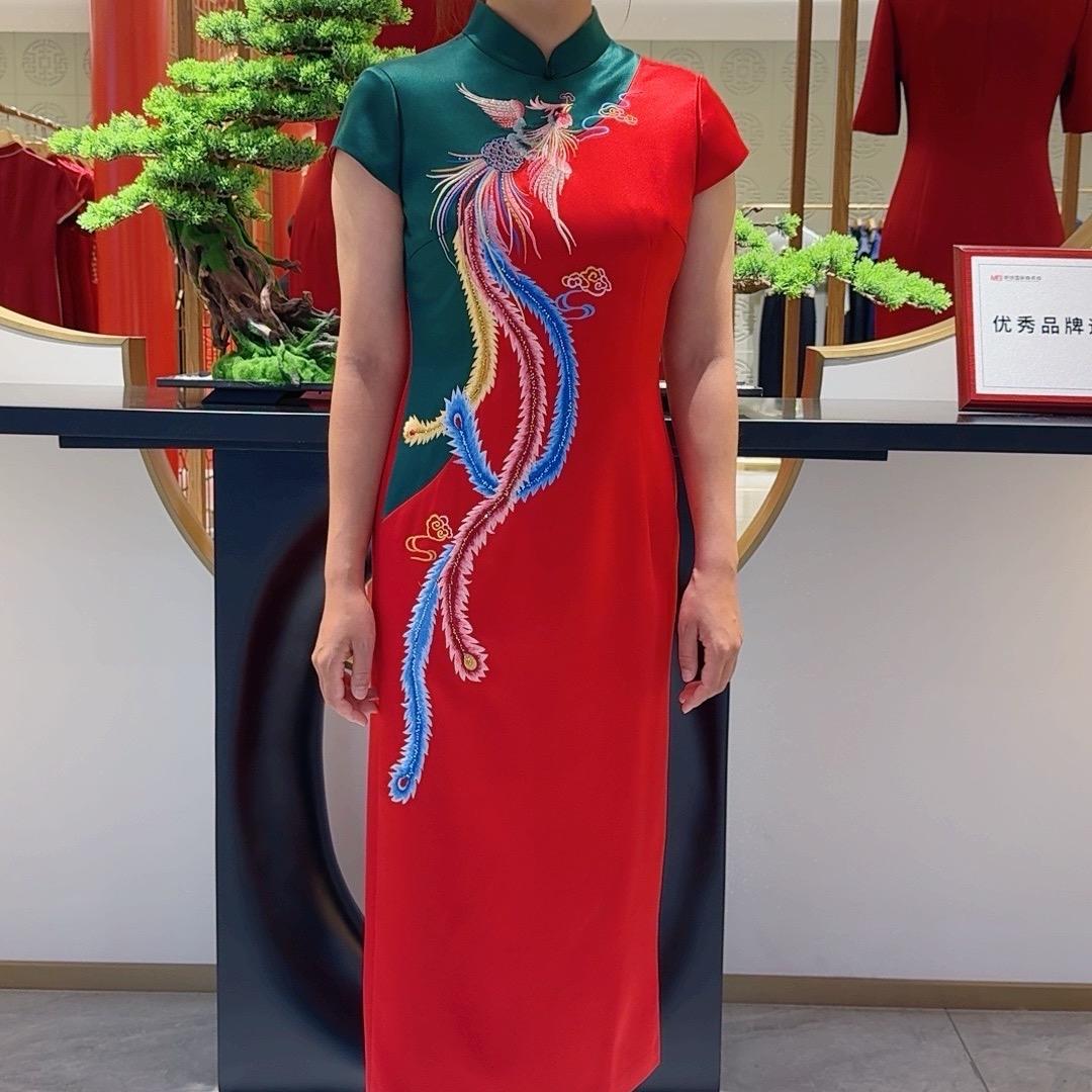 卢涛（红装旗袍婚庆旗袍）