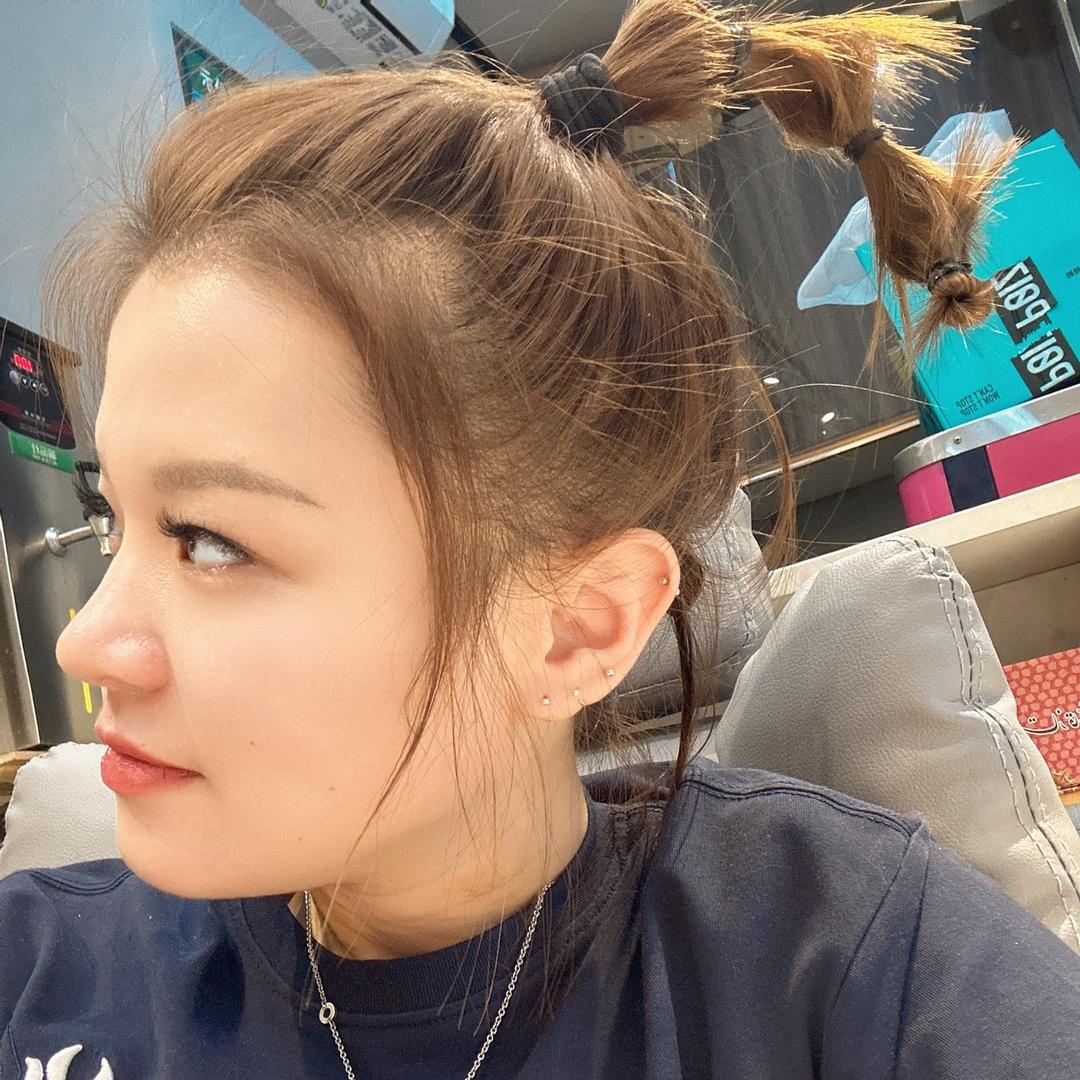 喜欢吃鱼的小余。