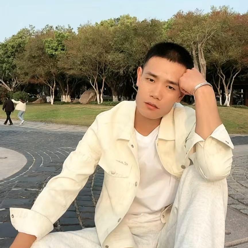 🍁小黑（好想白）