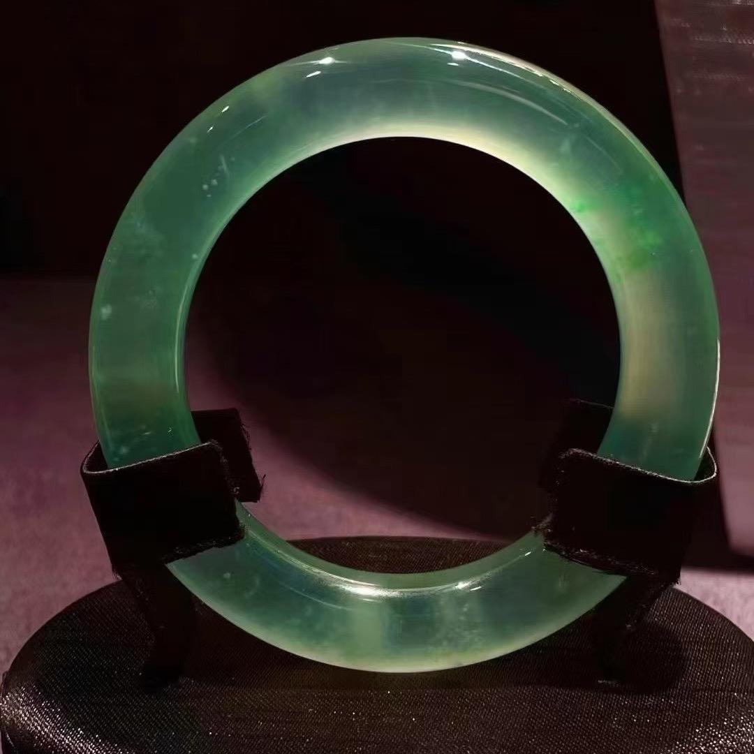 凝翠一方