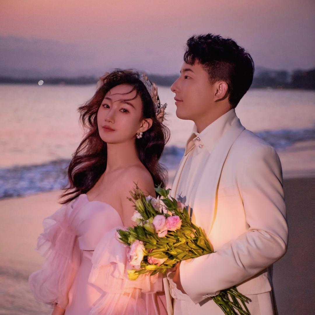 一个爱踢球的体育老师