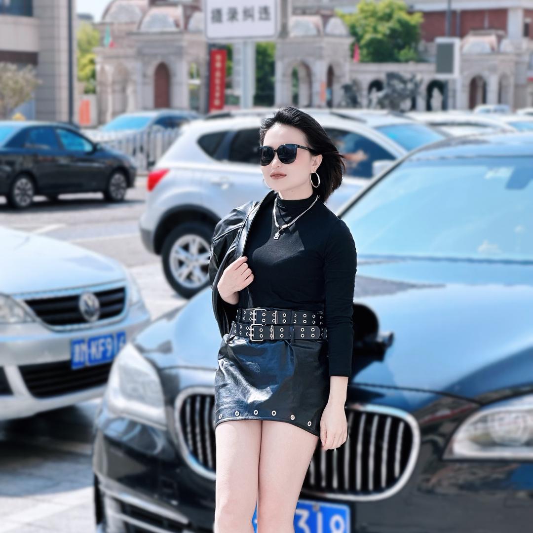 爱采耳的小姐姐