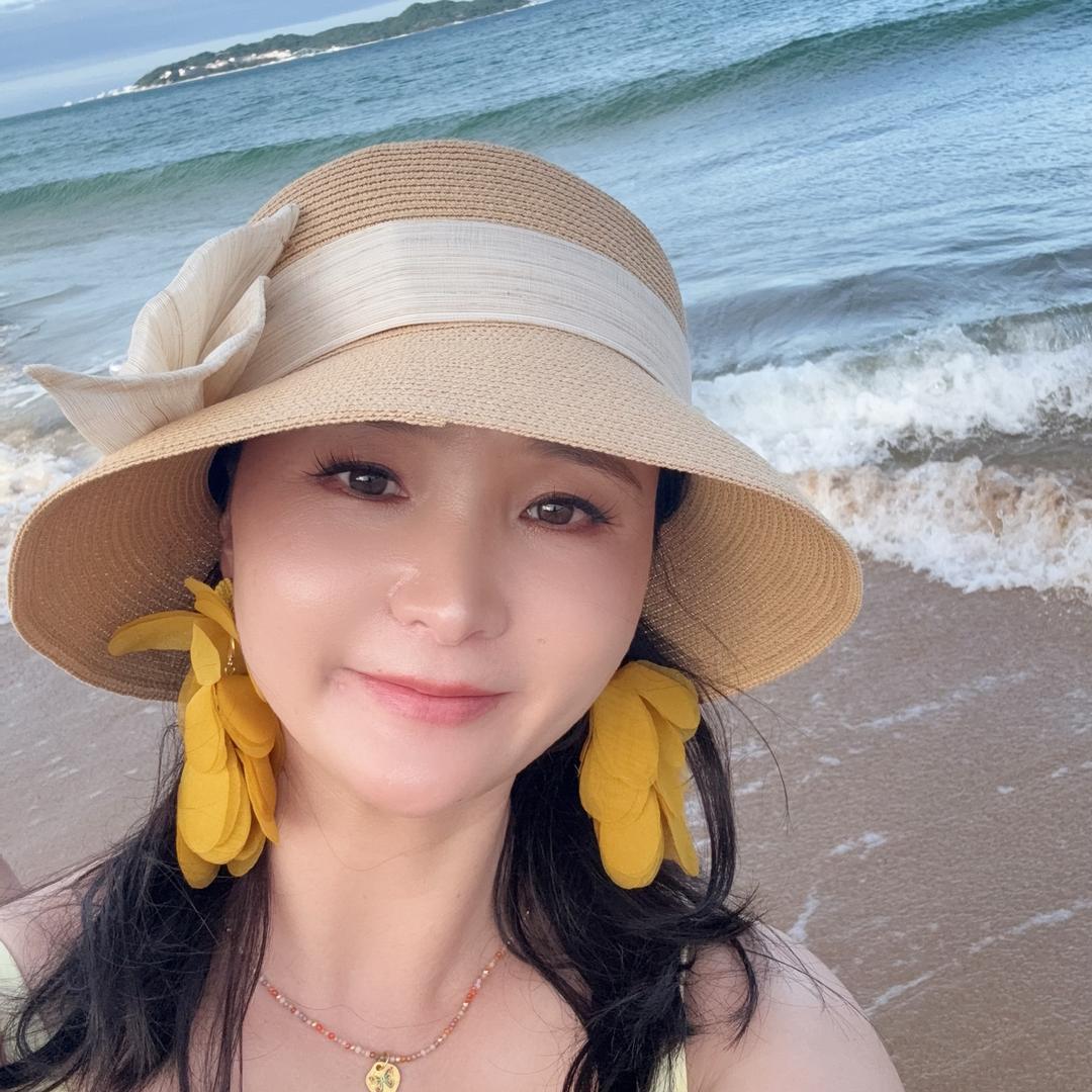 神秘油画客服小罗