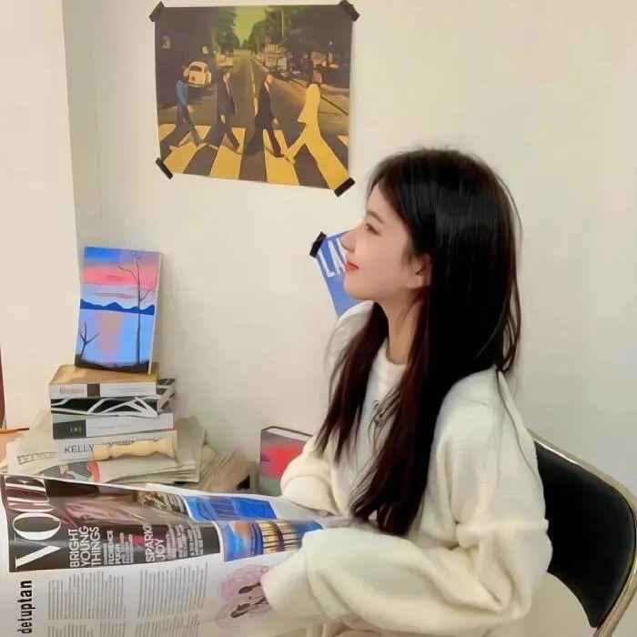 小猫翘班