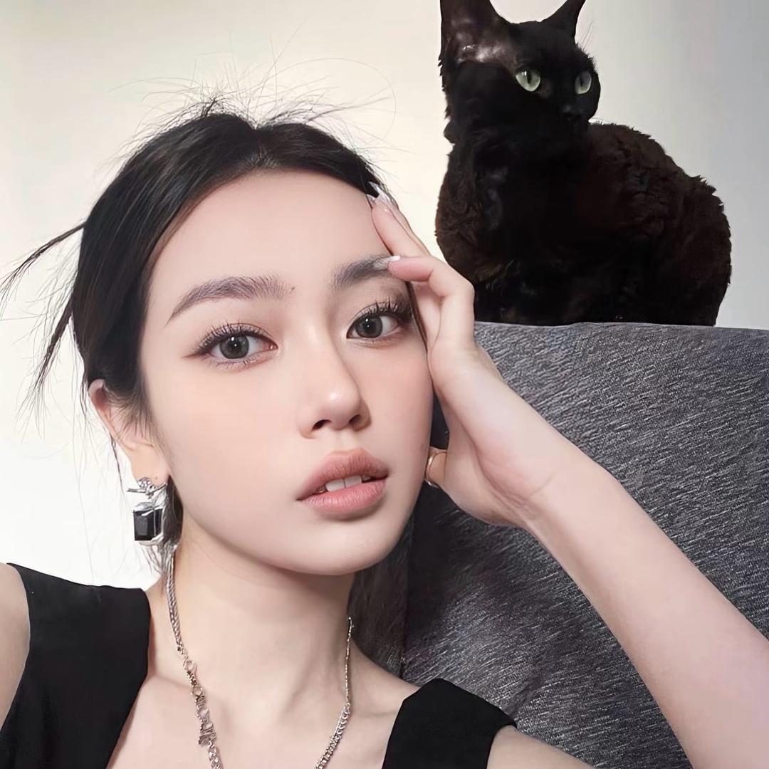 A. 女孩