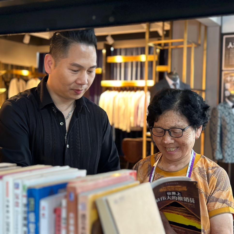 80岁时尚老裁缝