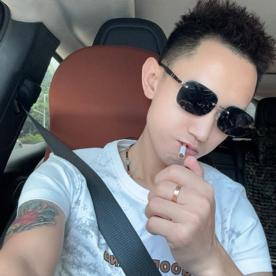 ╭(╯虎♥少╰)