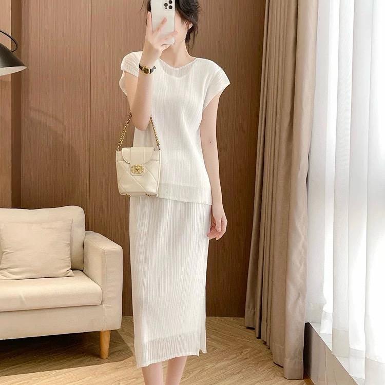 三里屯褶皱女装源头工厂店