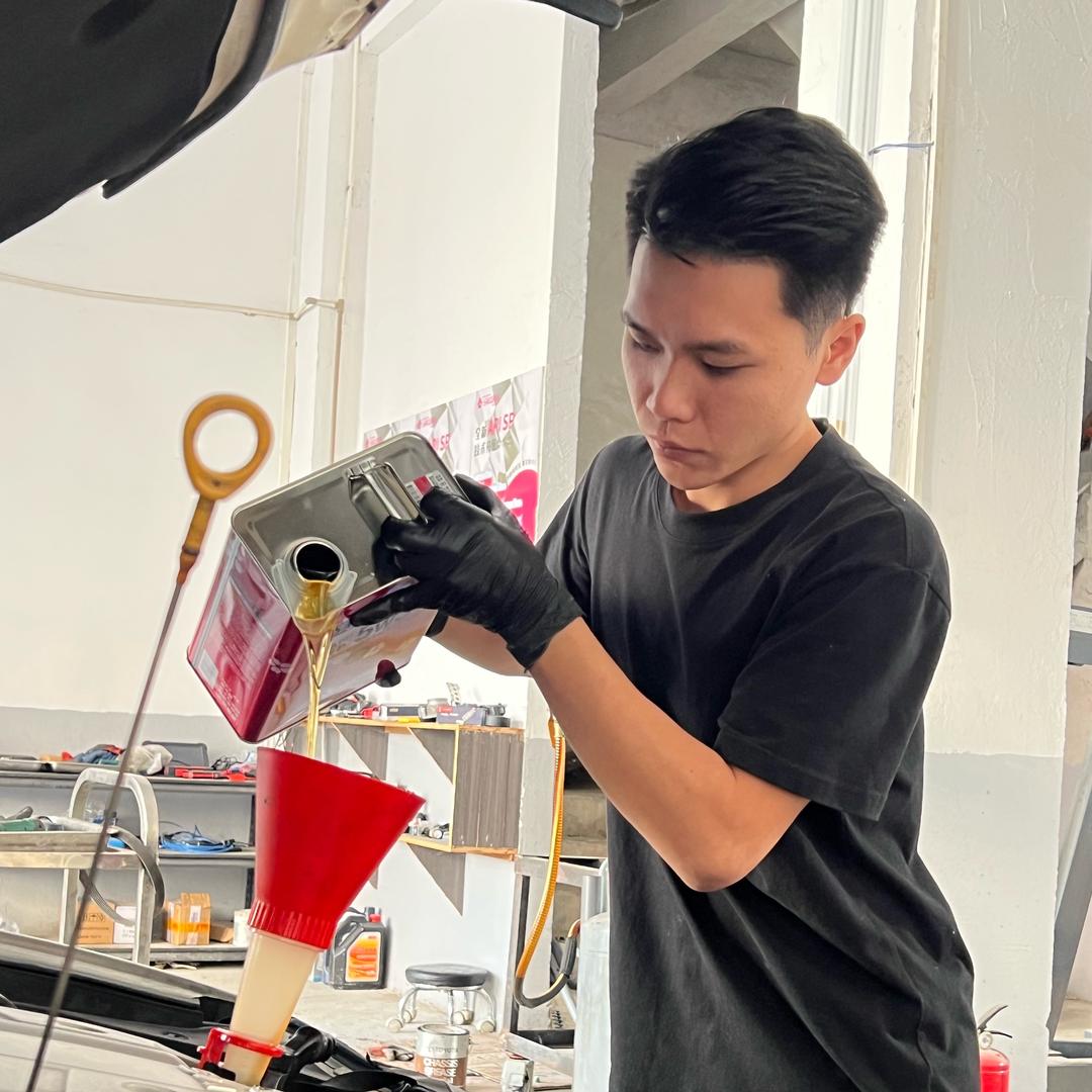 灵山桂车道汽车维修中心