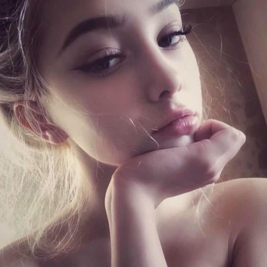 泡芙小姐.