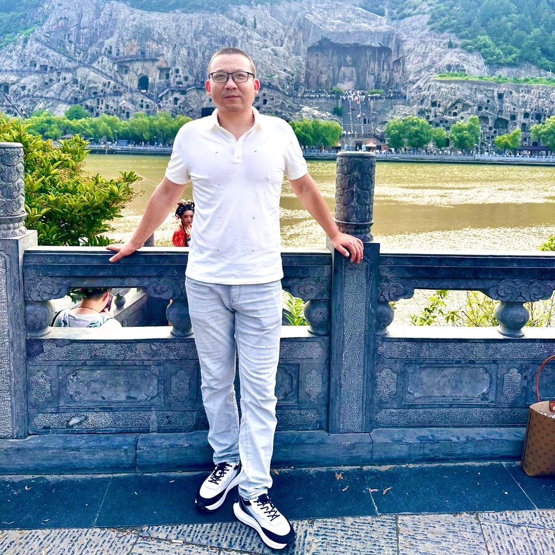众赢牧业邱雄健