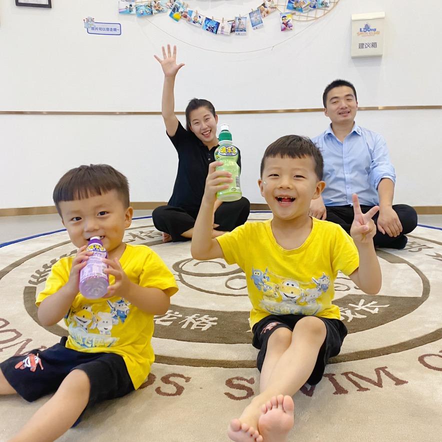 家有两个小学生