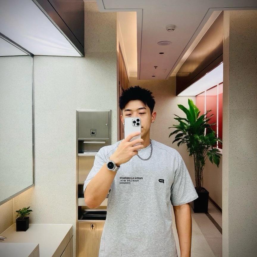 陈鹏宇（努力赚钱💰）