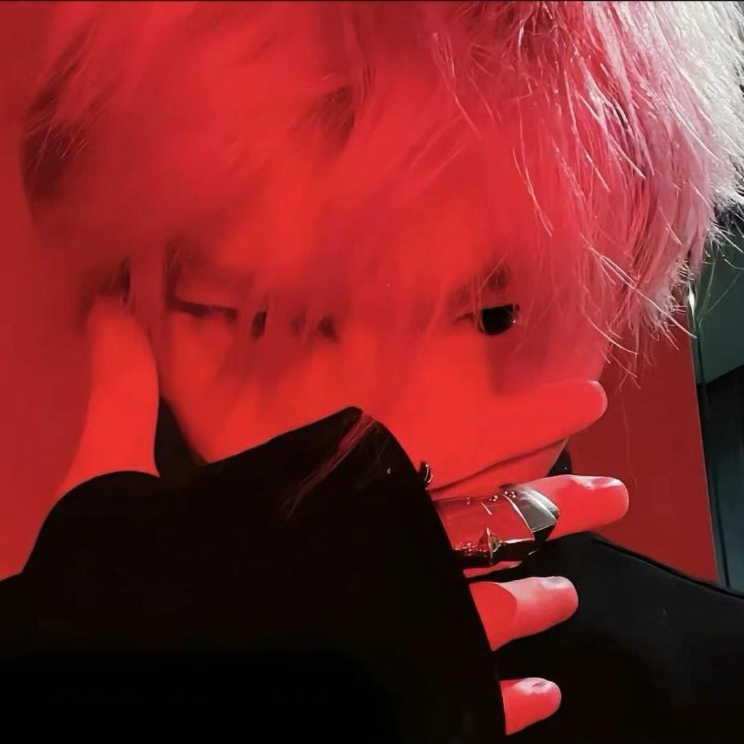 温瞳ᵕ̈👑梦👑想👑珂👑卿