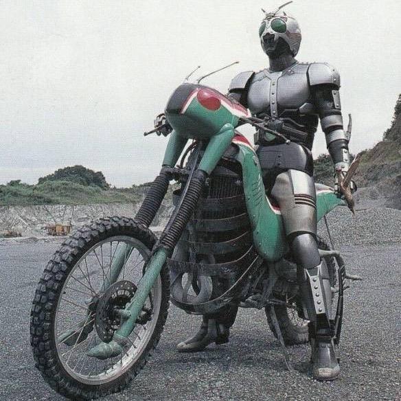 幪面的摩托车佬