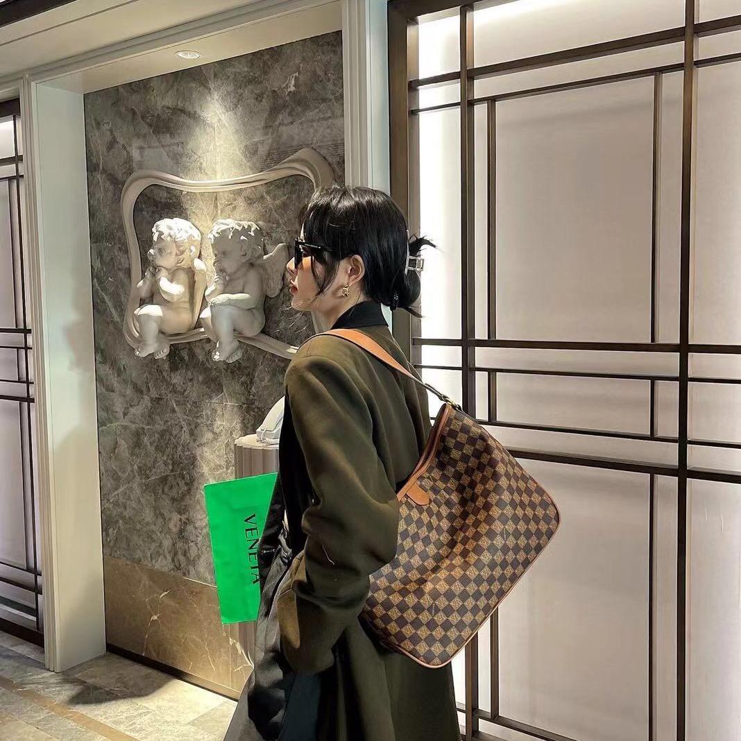 牛牛皮具箱包