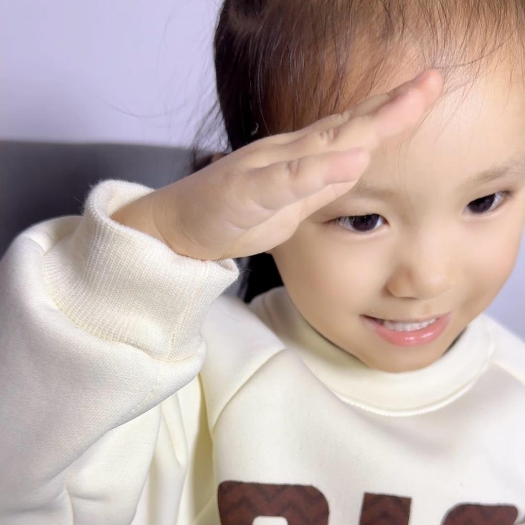 李小妹带俩娃